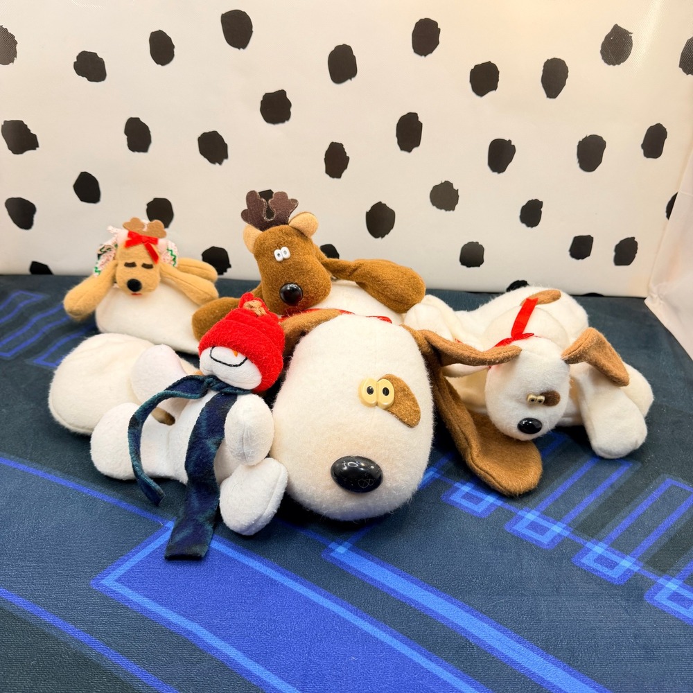 Vtg Hallmark Christmas Mommy Dog Plush Set w/4 Holiday Babies Reindeer Snowman